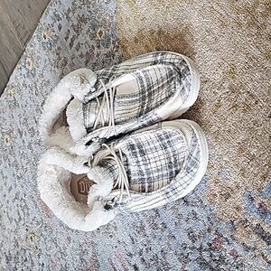 Hey Dude Wendy Fold Boot Plaid Cozy W8